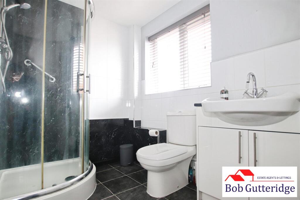 FIRST FLOOR SHOWER ROOM