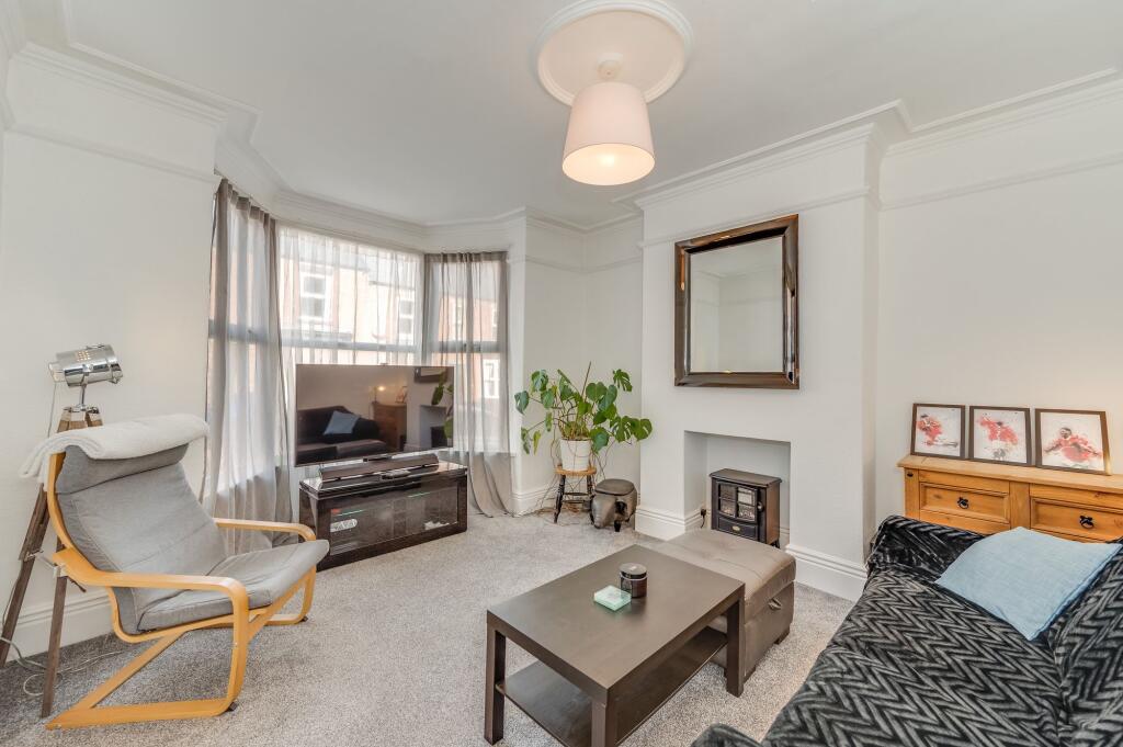 KITCHEN, DINER AND LIVING ROOM