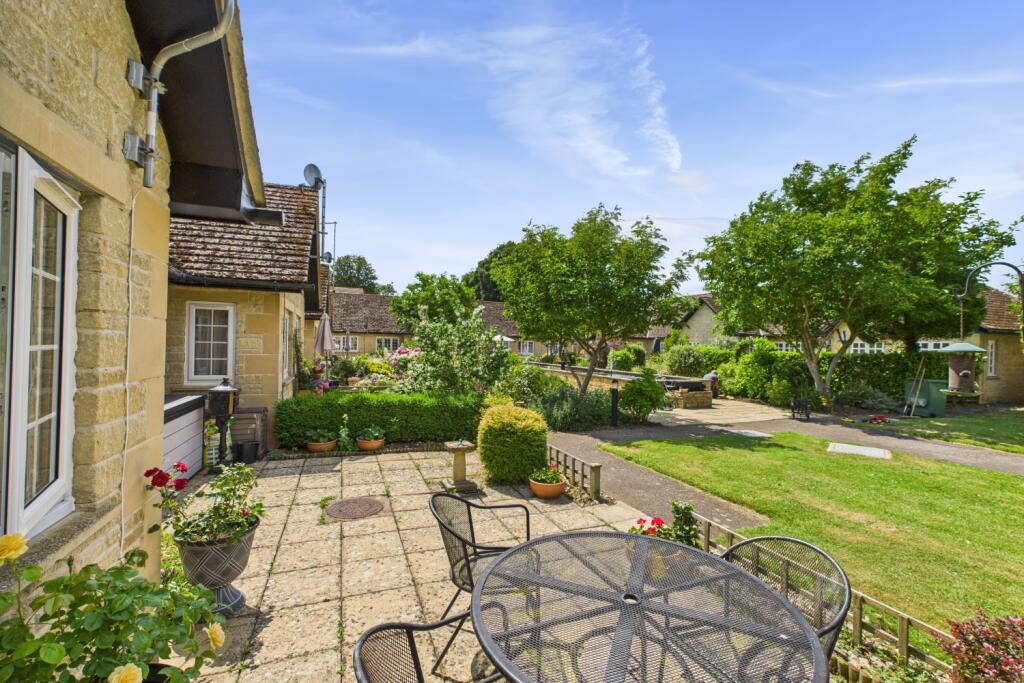 Garden to the rear