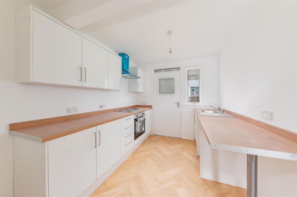 5 Ballantrae Terrace Dundee-1.JPG