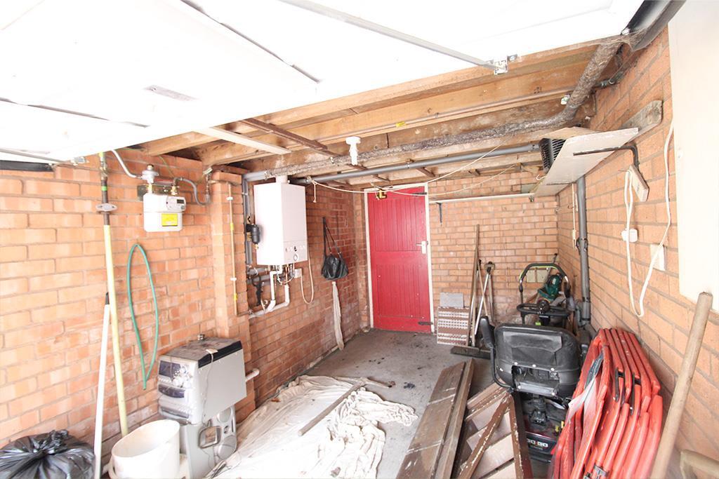 garage 2.jpg