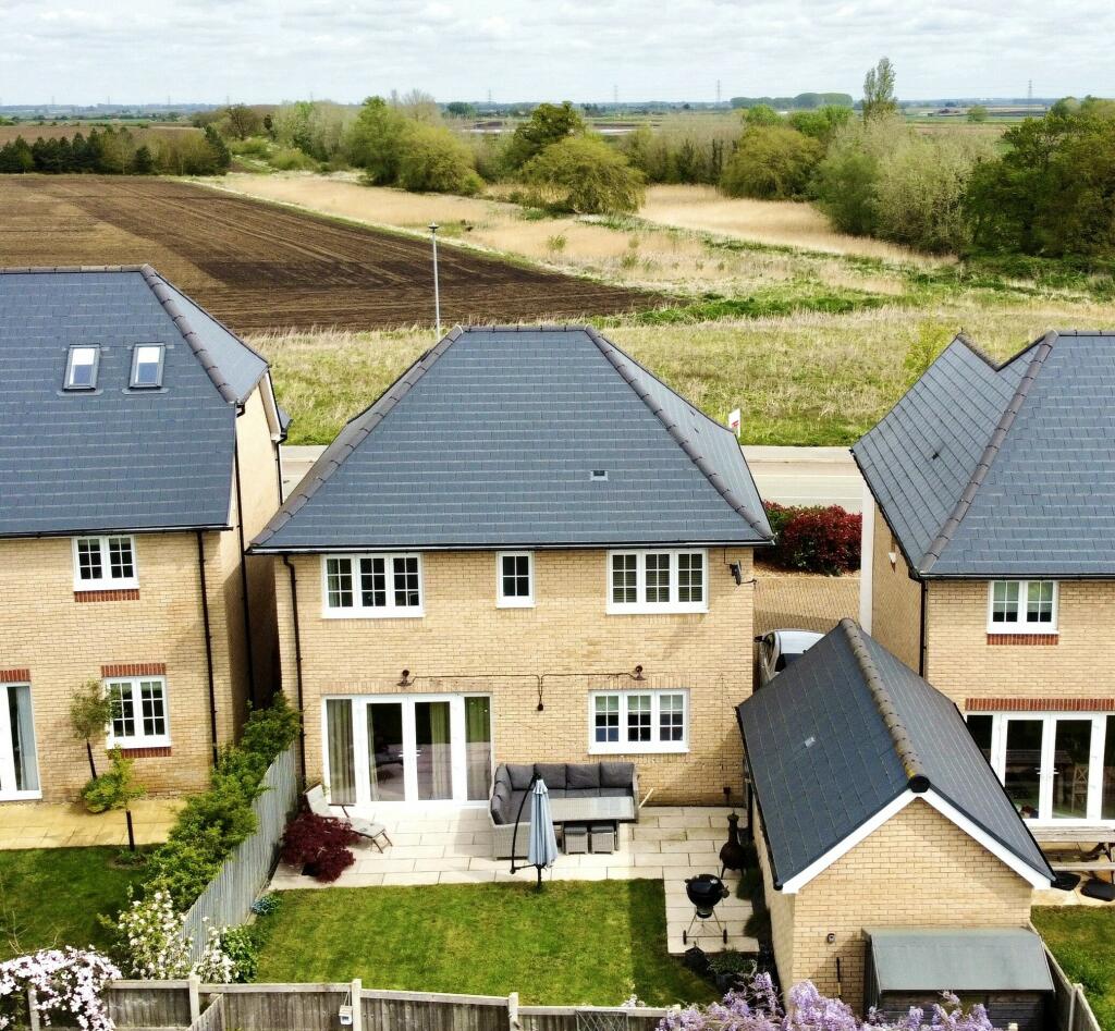 Rear view drone CROPPED