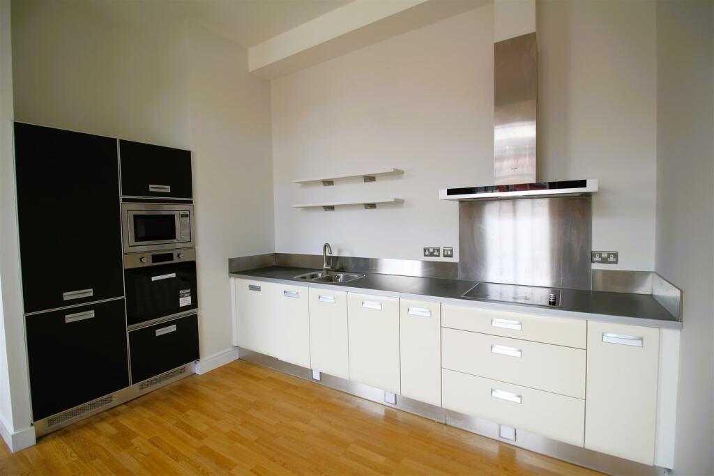 Kitchen/Lounge