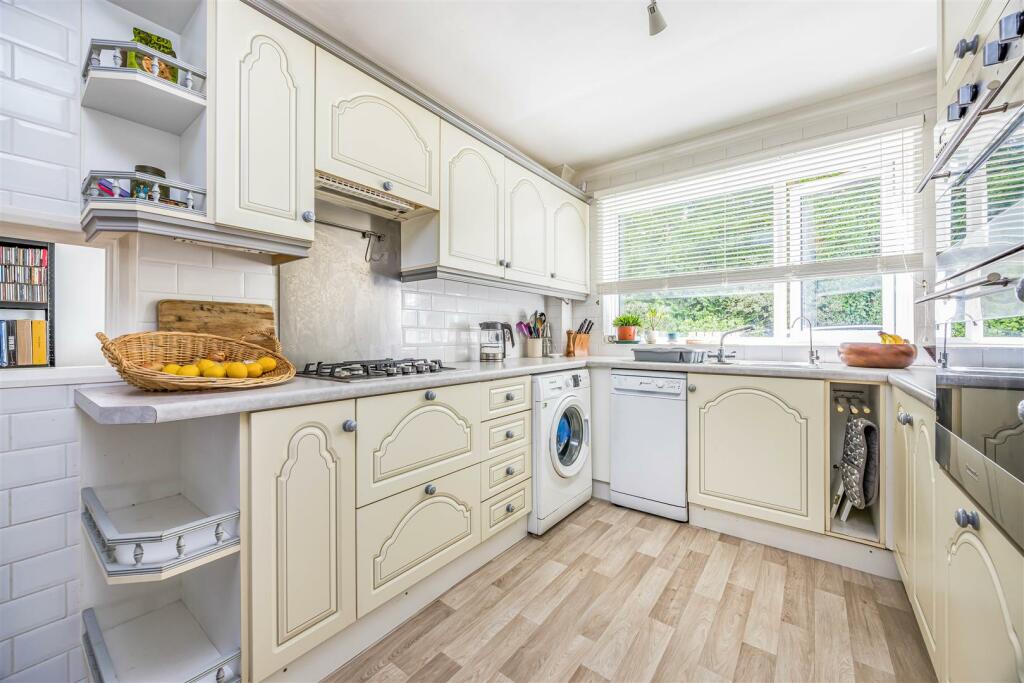 38 Avenue Court, 18-20 The Avenue, Poole-Small-Por