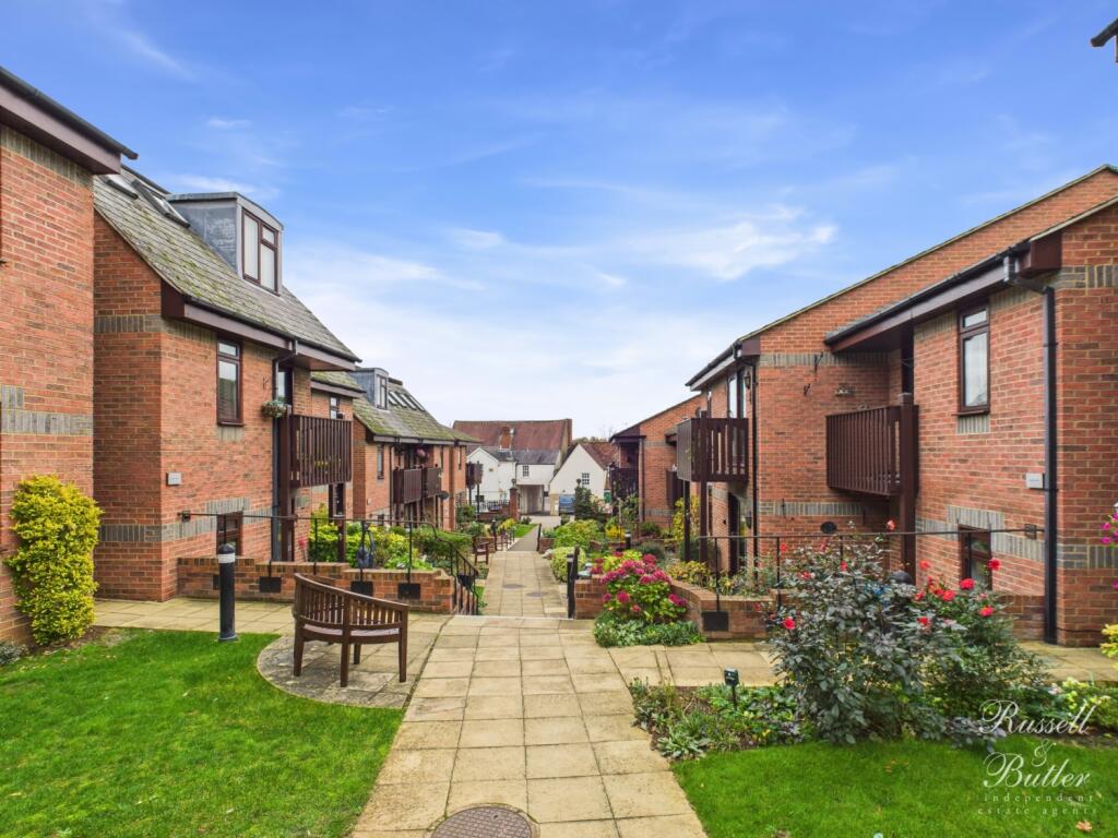 CAM01995G0-PR0385-STILL026