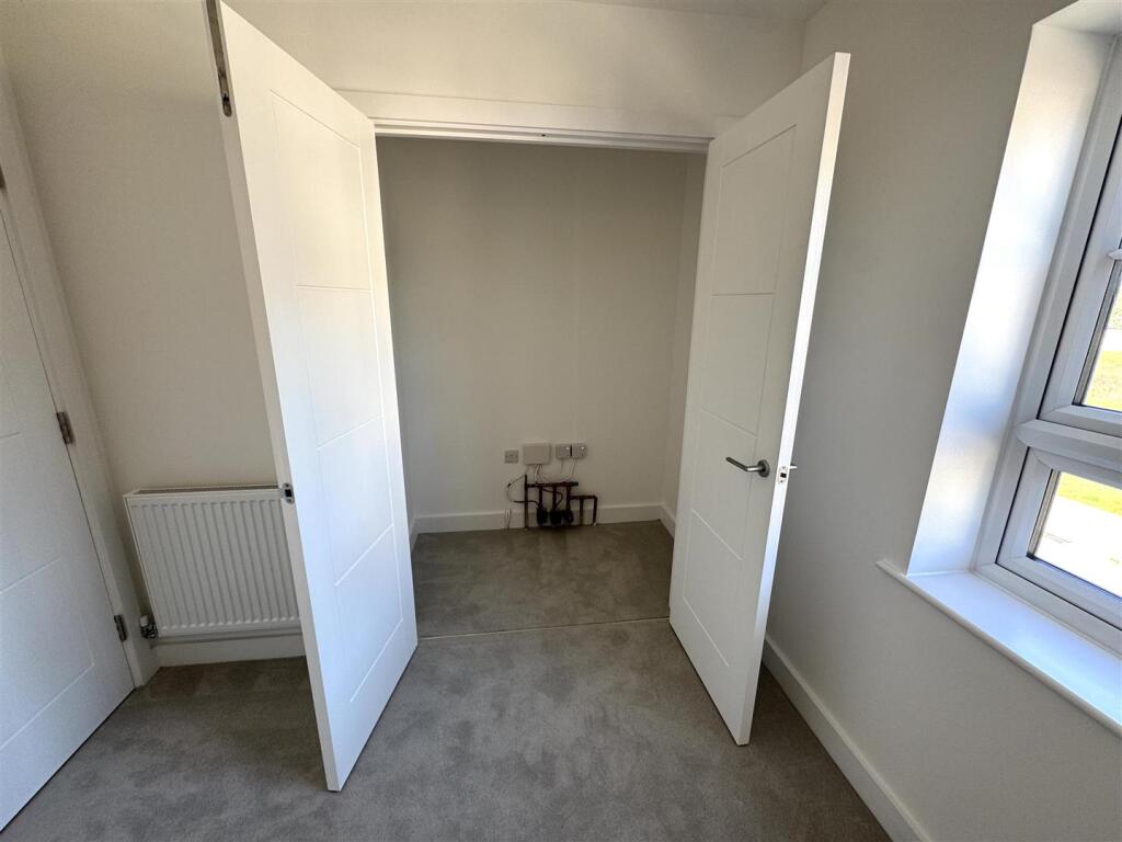 Bedroom 2 pic 8.jpeg