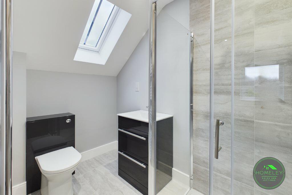 23 ensuite bathroom