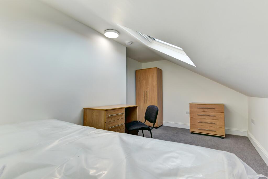 28 Gordon Road bedroom 6 (1)