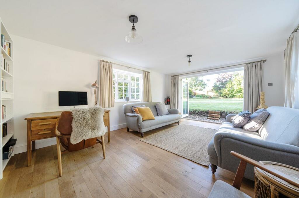 Little Manor, Wolston