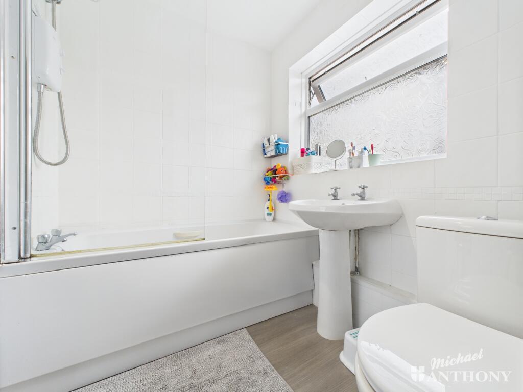 CAM02773G0-PR0318-STILL008