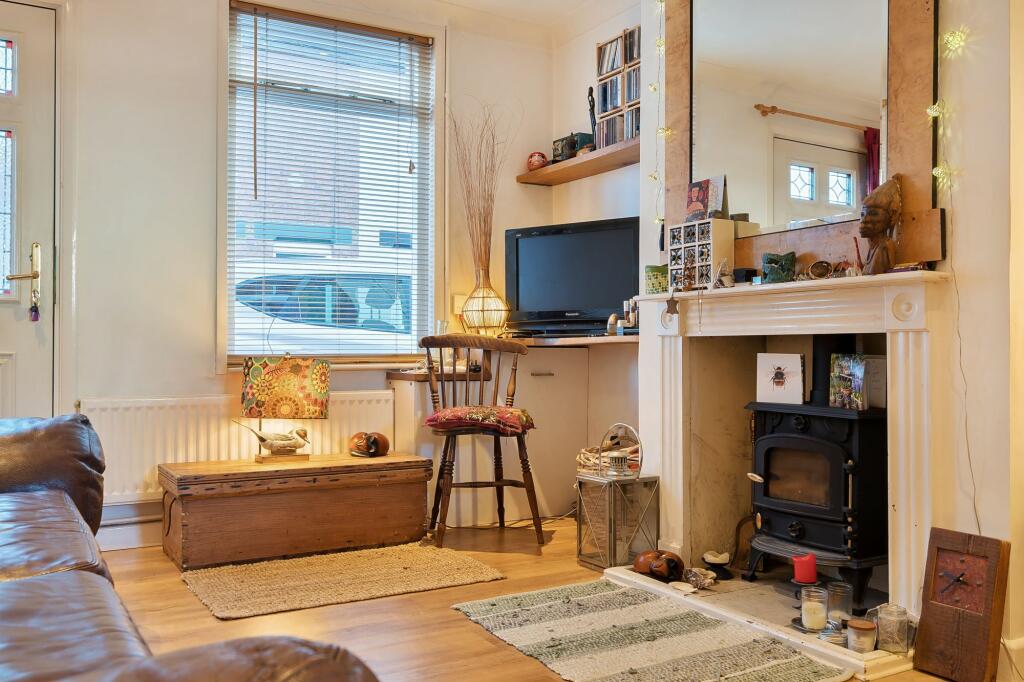 Living Room/Dining Room (3)