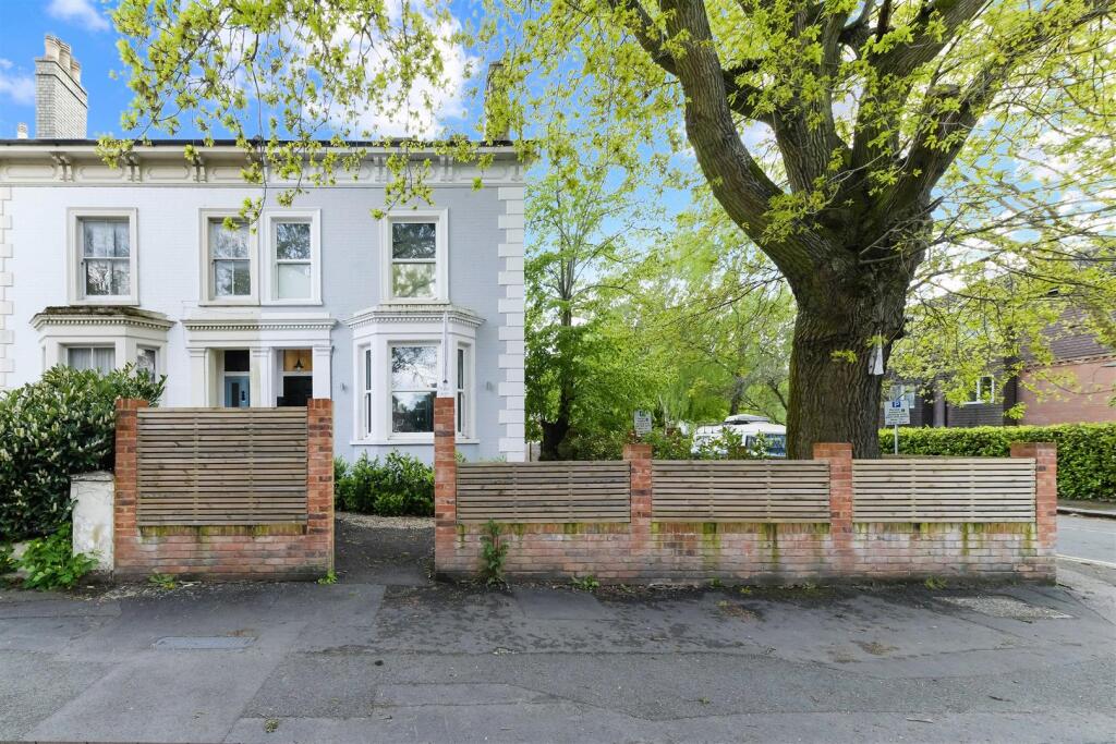 LYNWOOD OAKS, FLAT 1- (16).jpg