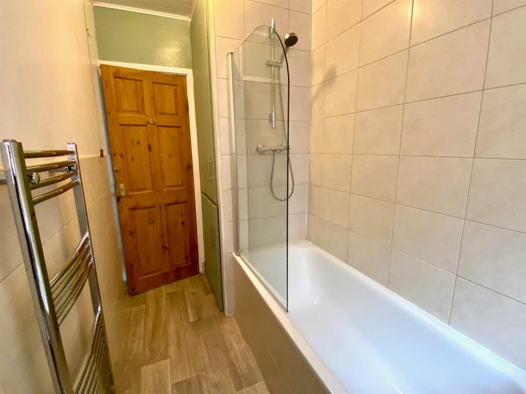 hirst street 15 bath 2.jpg