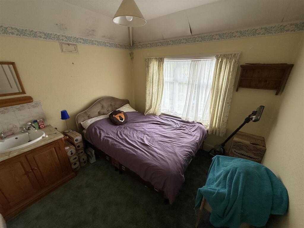 Bedroom.JPG