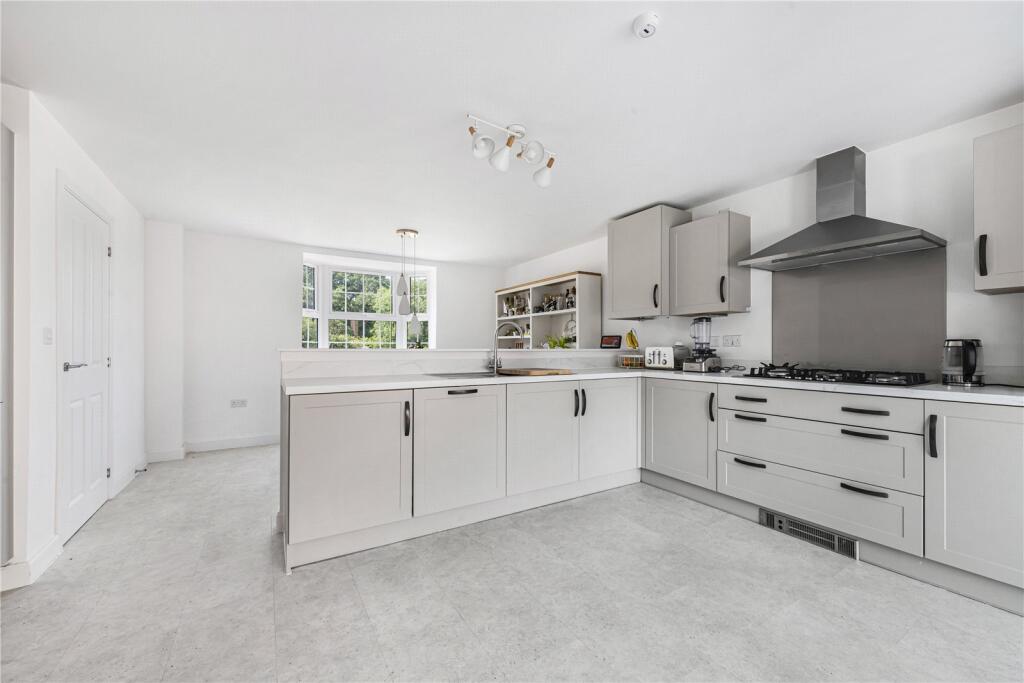 Kitchen/Dining Rm