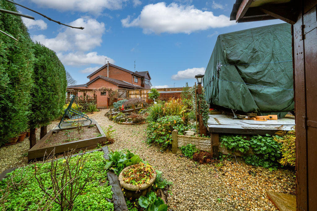 SIDE GARDEN