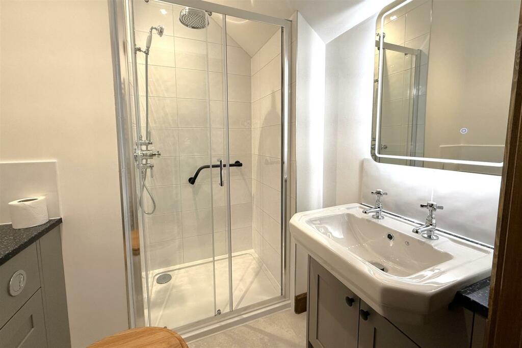 Shower Room 1.JPG