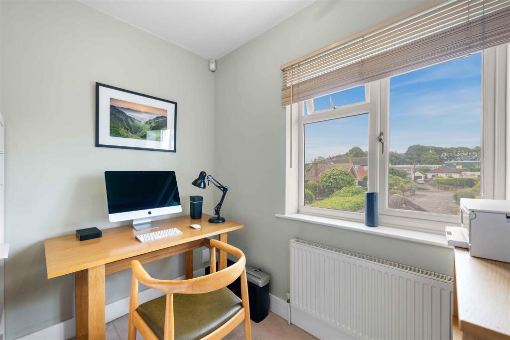 5 Banks Crescent-32.jpg