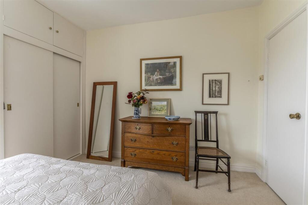 Bedroom 2 4.jpg