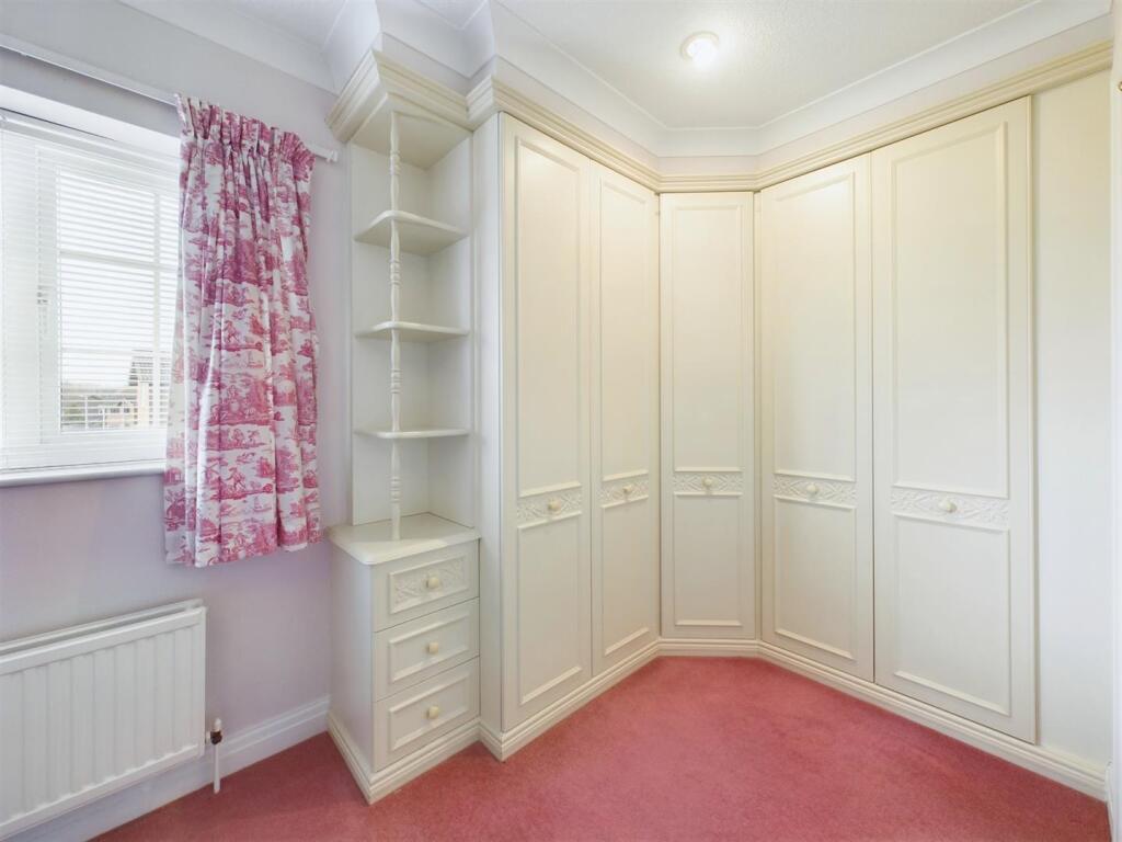 Bedroom: