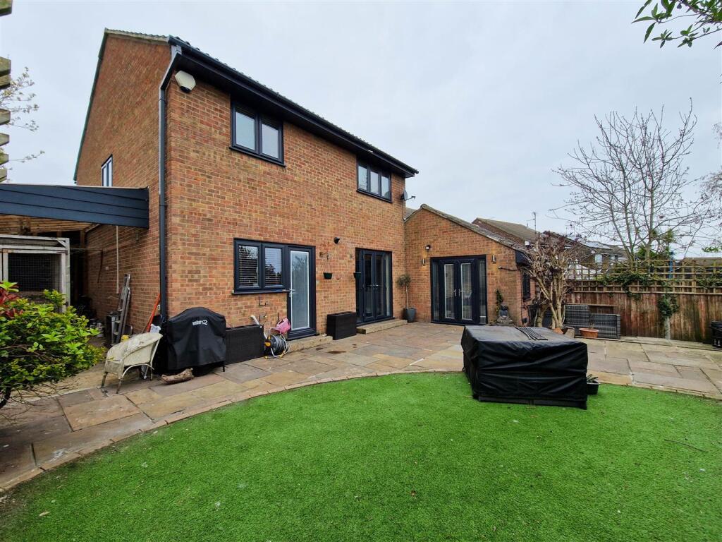 South facing garden (carport space to side)