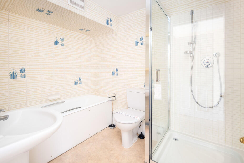 13_Bathroom