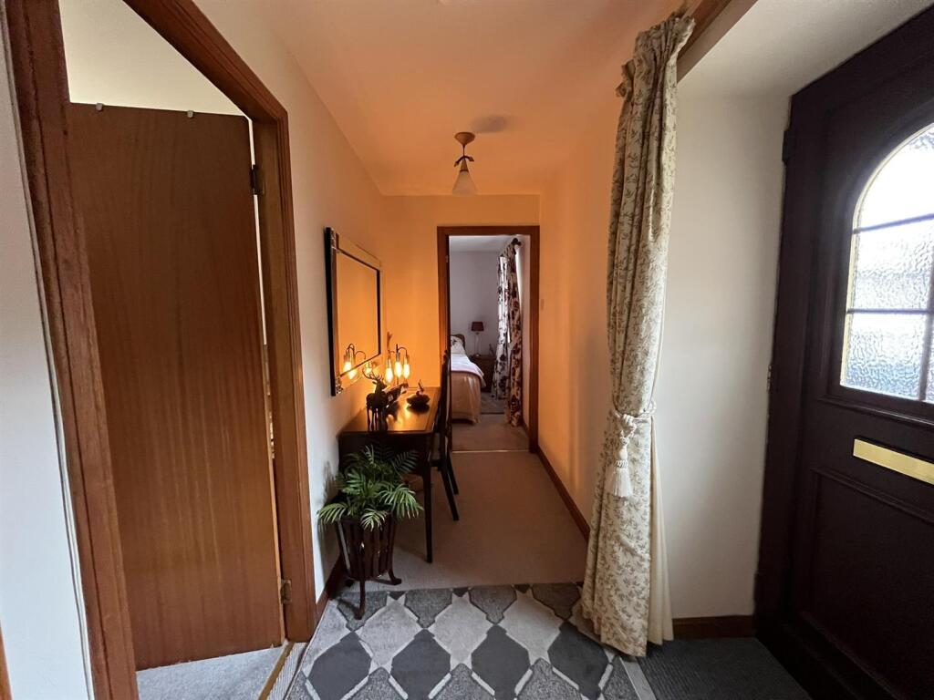 ENTRANCE HALLWAY