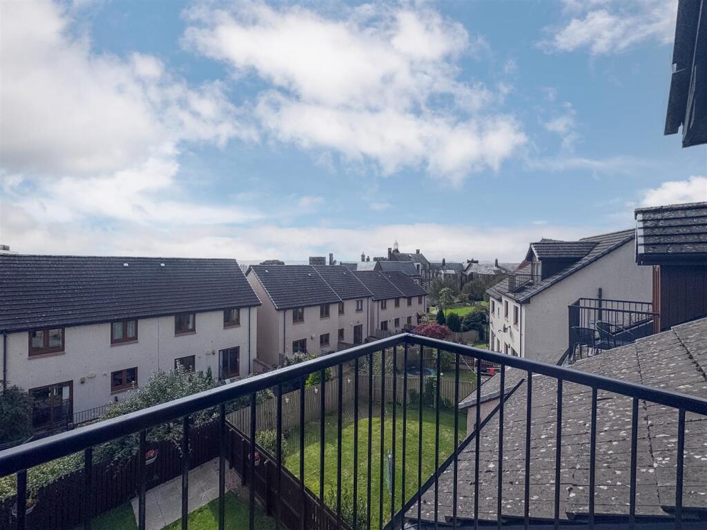 7 Constitution Court Dundee-6.JPG