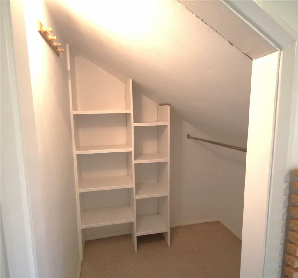 Bedroom 5 Wardrobe.JPG