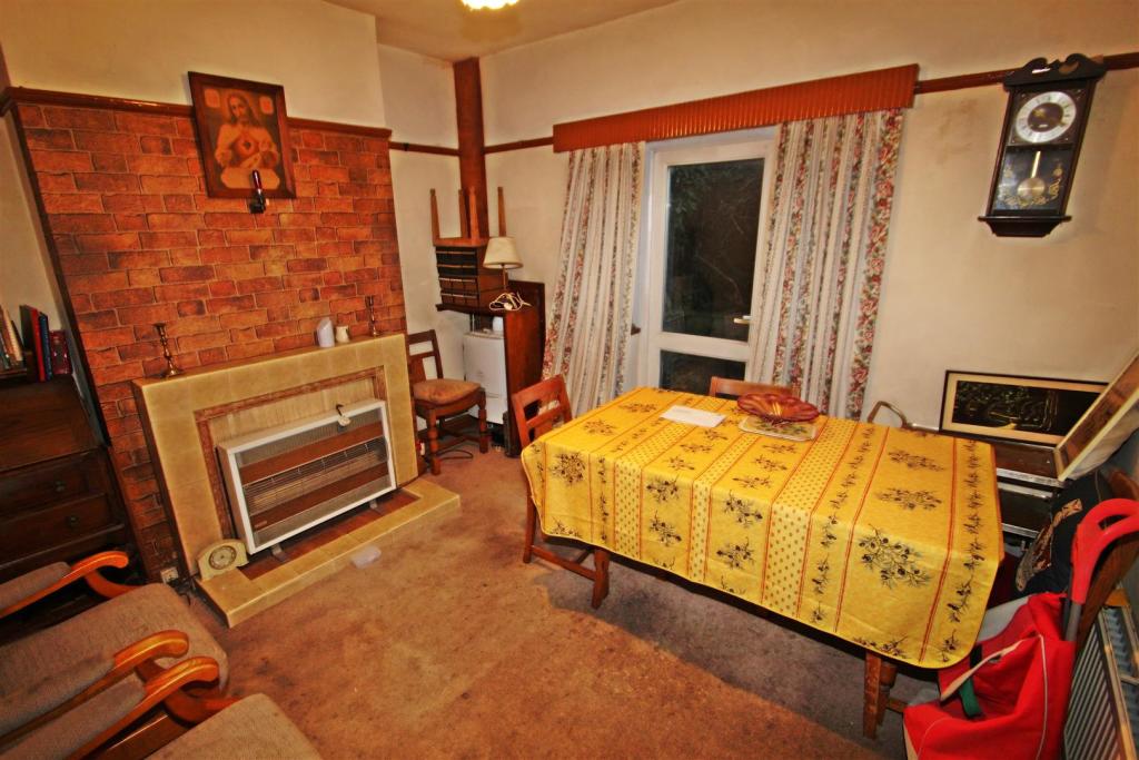 Dining Room.JPG