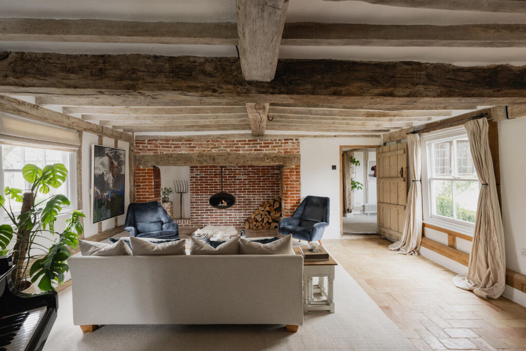 262787 - Nine Elms Farmhouse, Ringshall-25.jpg