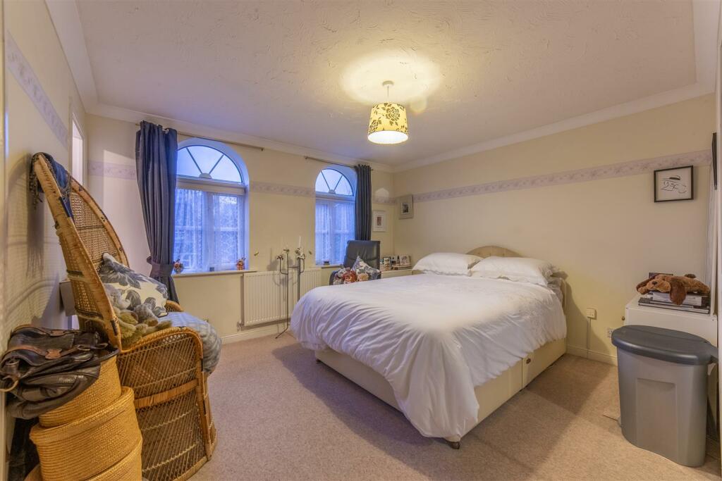 37 Birch Grove-4.jpg