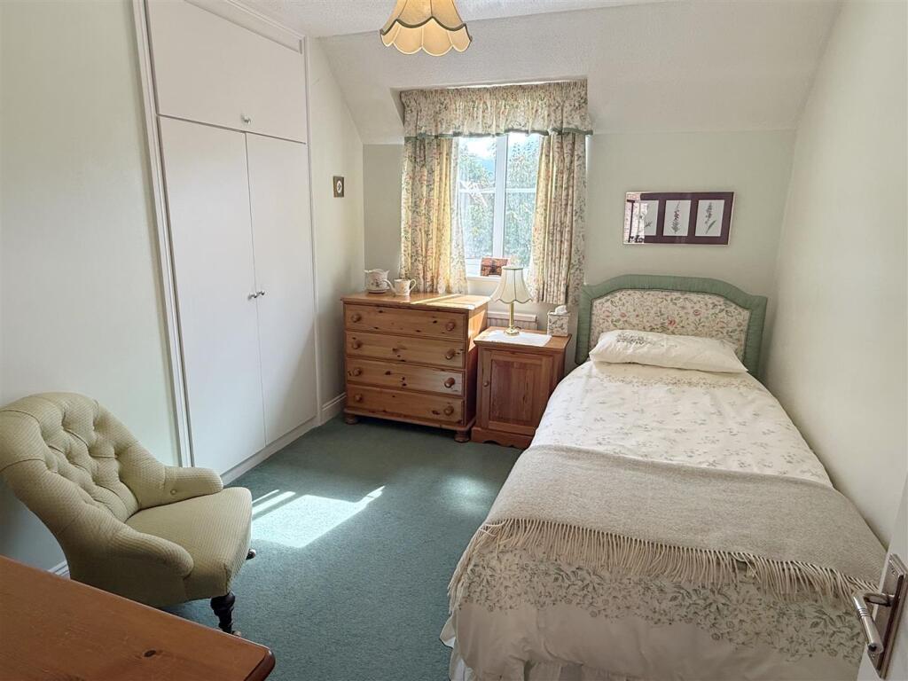 Bed 3.JPG