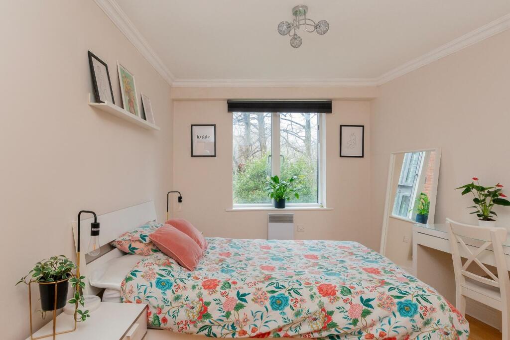 0G4ARD - Bedroom B.jpg