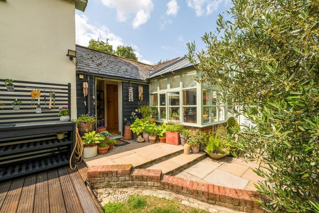 144px-Willow Cott...