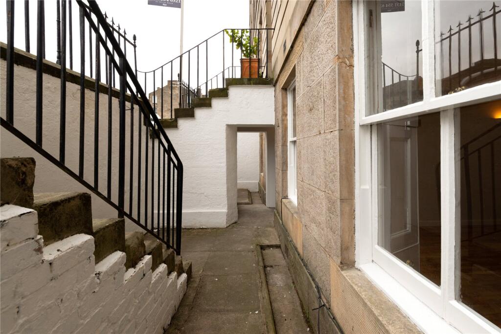 Wellington Place 72