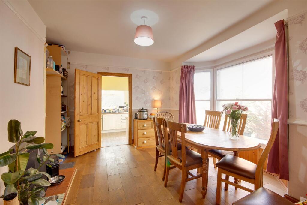 Breakfast Room