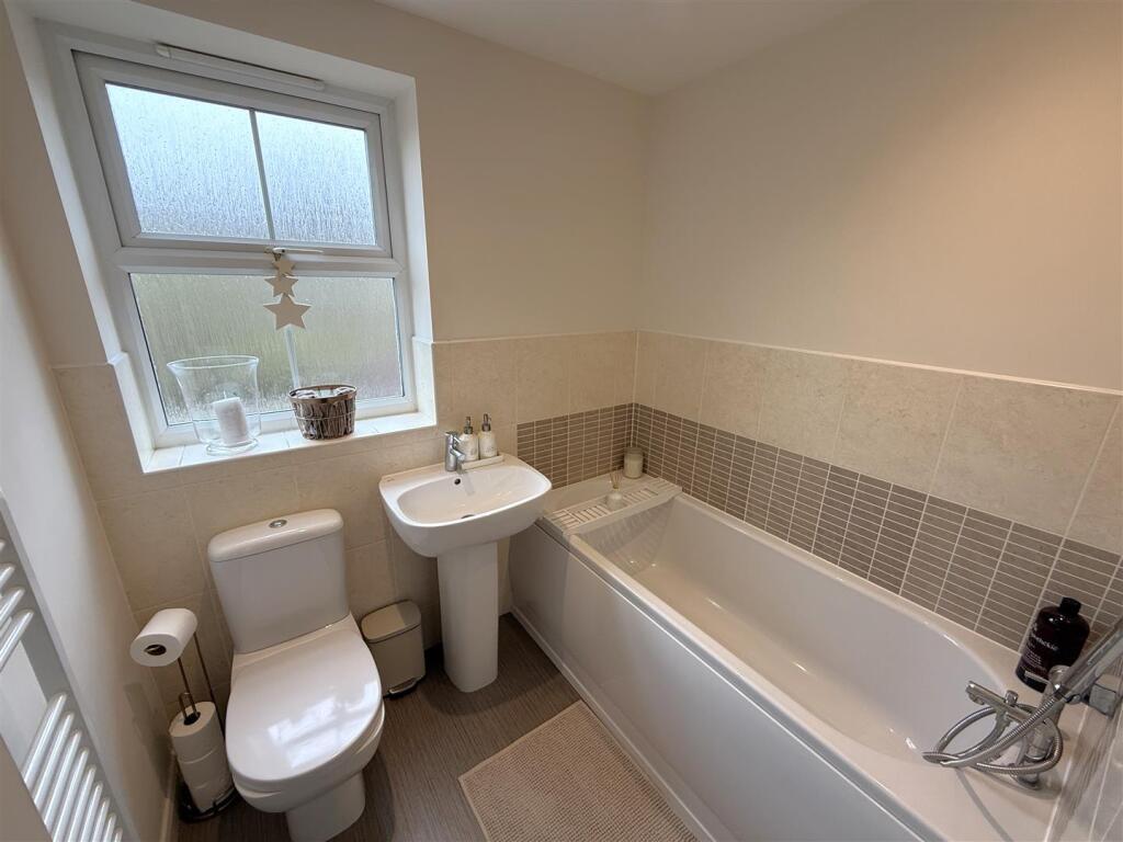 Family Bathroom.JPG