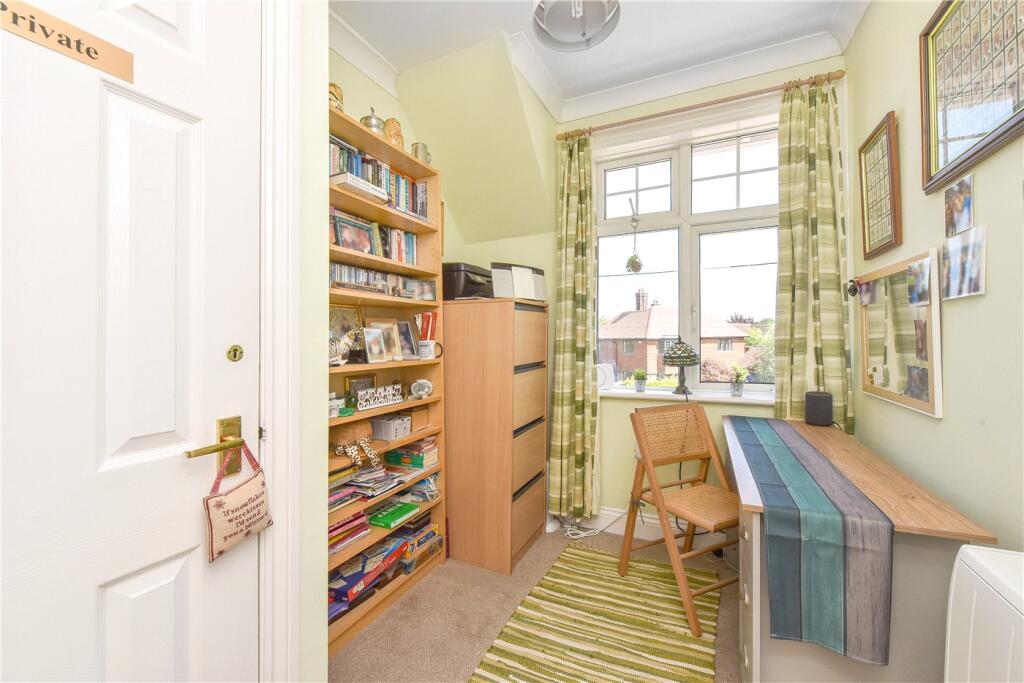 Bedroom2/Study