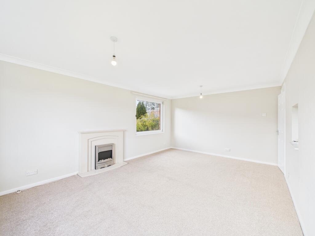 CAM02023G0-PR0176-STILL004