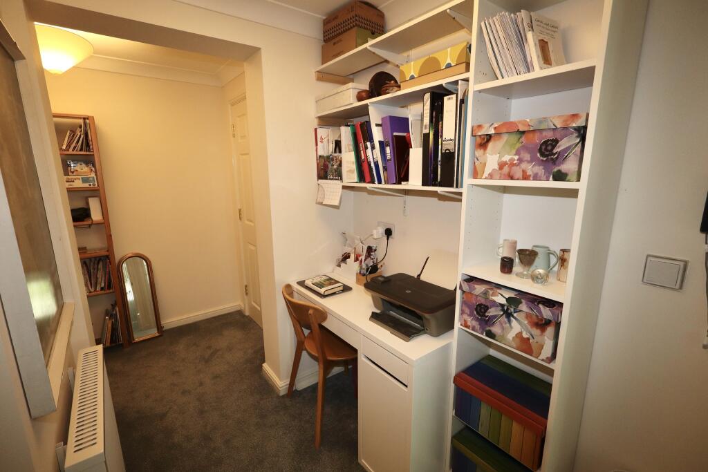 Hallway and built in workspace