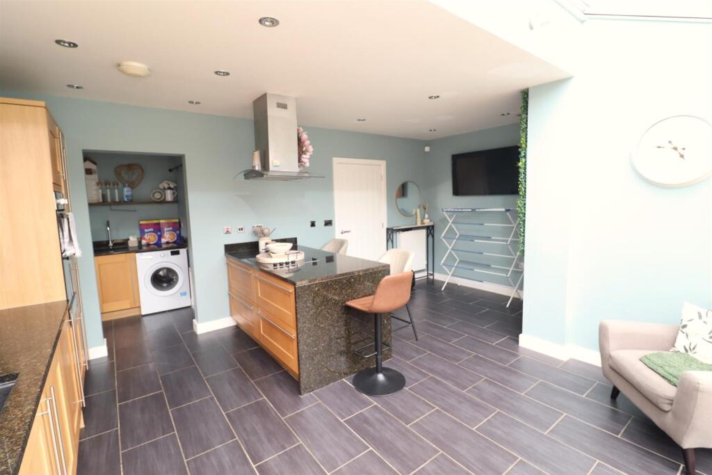 Breakfast kitchen.JPG