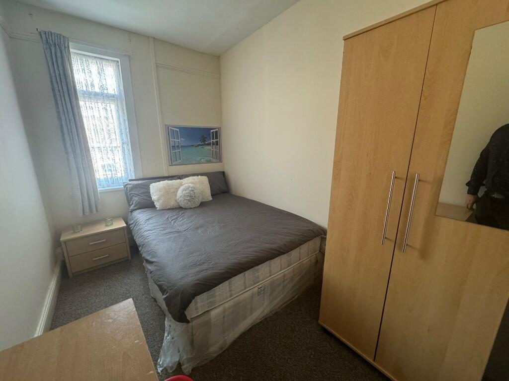 Room 4 £500
