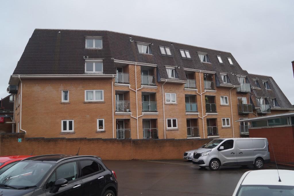 17 Lakelands Court