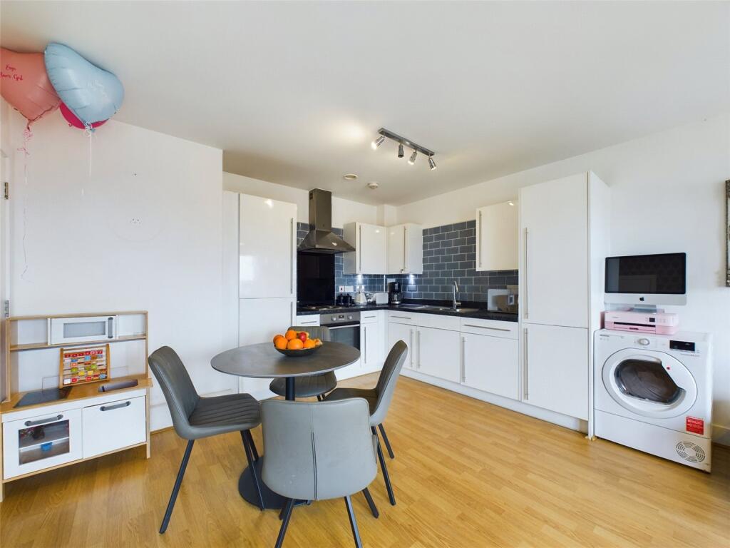 Kitchen/Living Area