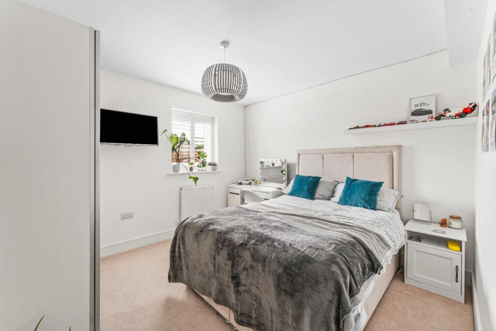 8 Pippin Close Claverham BS49 4GF 19.jpg