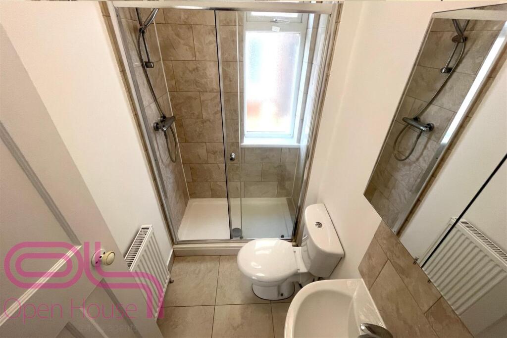 Staines Rd - Shower Room2.jpg