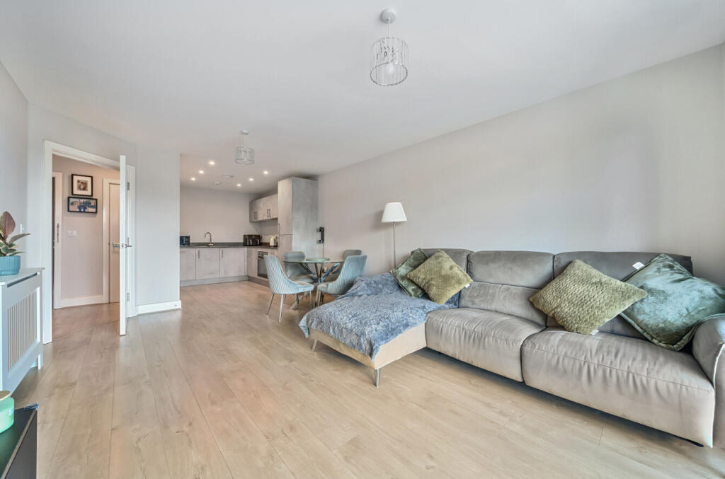 1294186-12-683d7c...