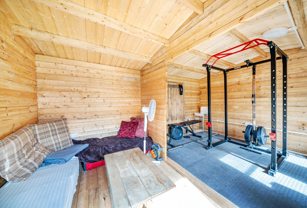 1353802-1-68c42b2...