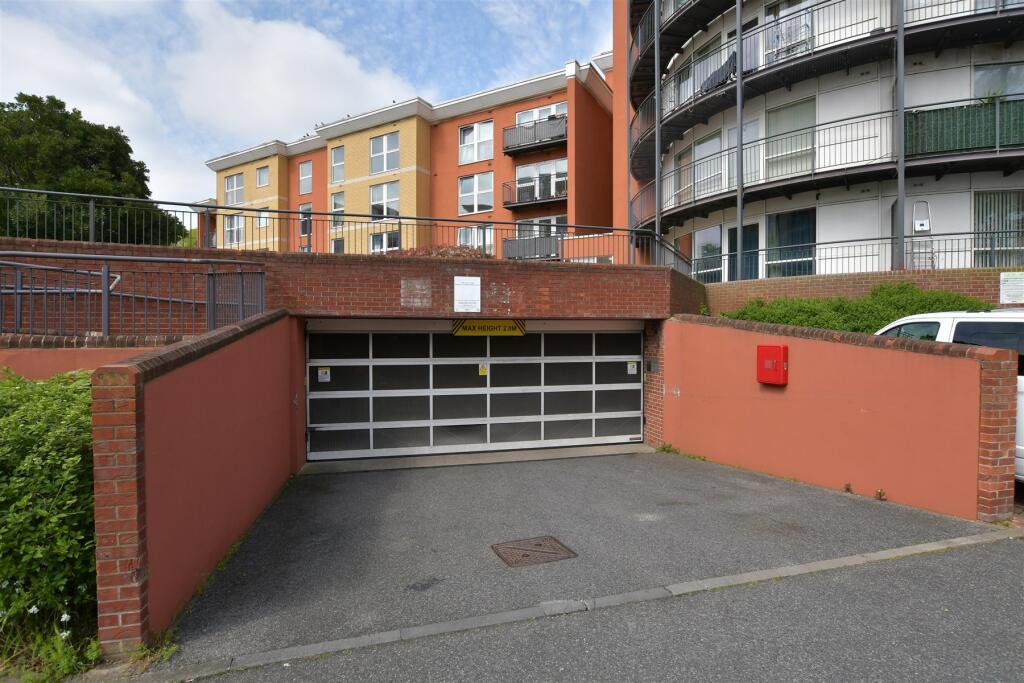 Driveway/Parking
